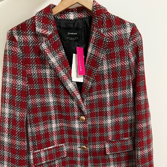 Blazer - Picture 4 of 5